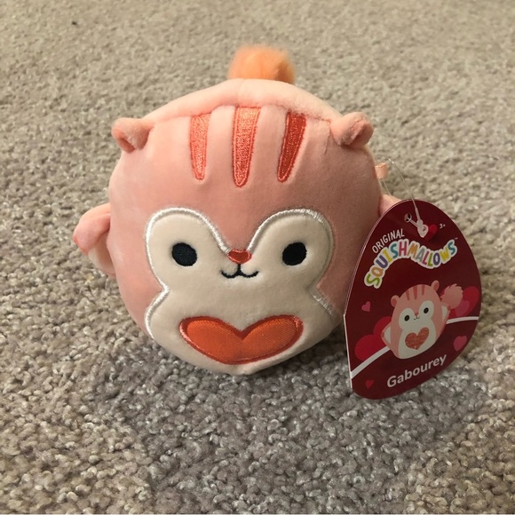 Squishmallow Gabourey flying squirrel Valentines Pink‎ 4.5” - Picture 1 of 2